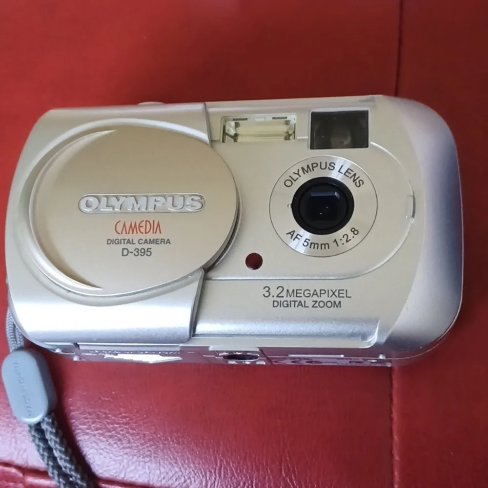 *OLYMPUS CAMEDIA DIGITAL D-385 ZOOM CAMERA, works
